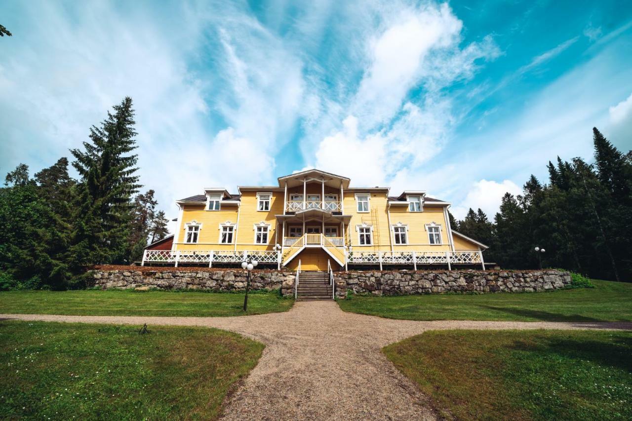 Karolineburg Manor House Hotel Kajaani Exterior photo